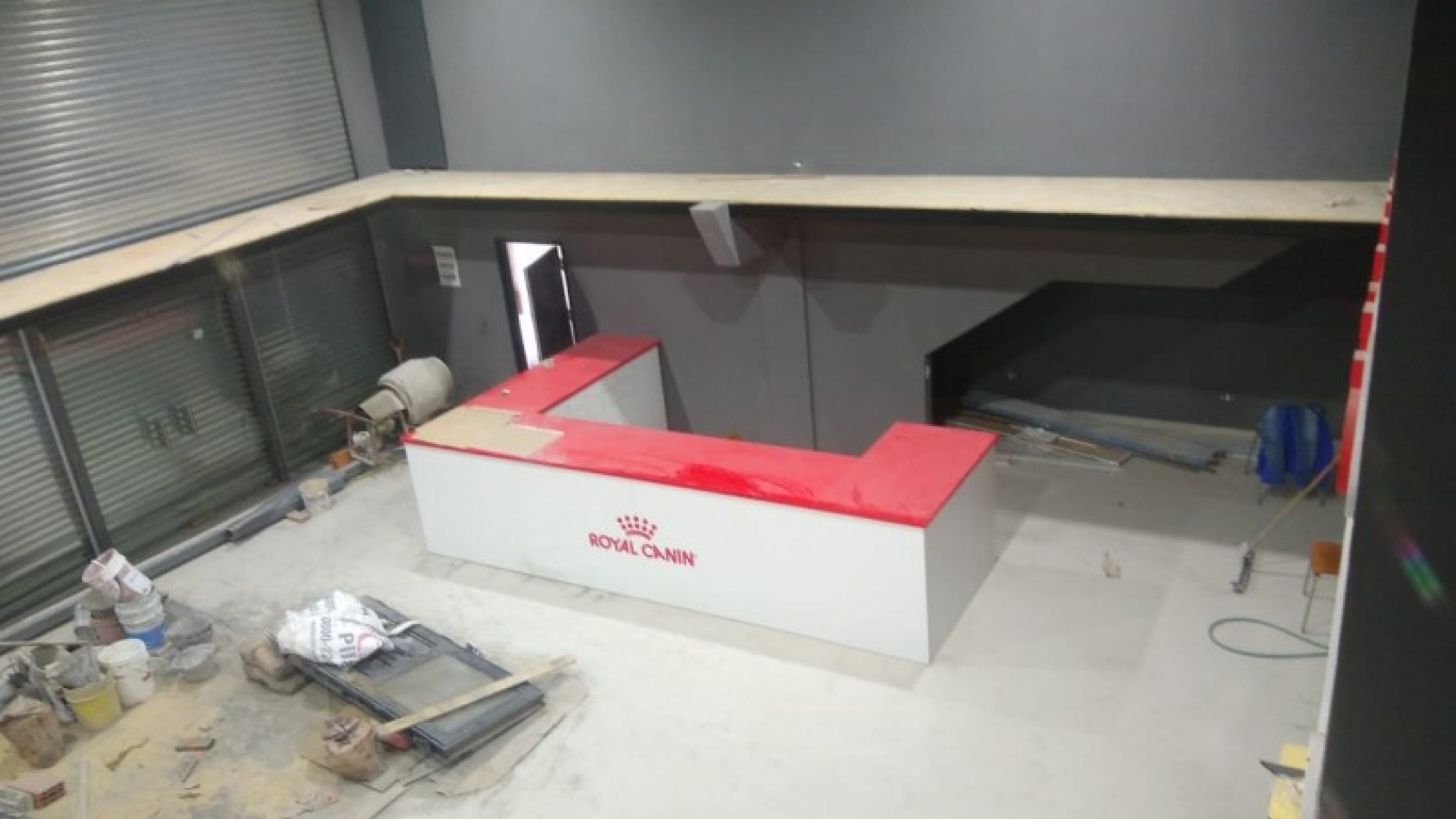 LOCAL 380 M2. C/ ENTREPISO / 2 GALPONES / ENTRADA DE CAMIONES/ LOTE 700 M2. 