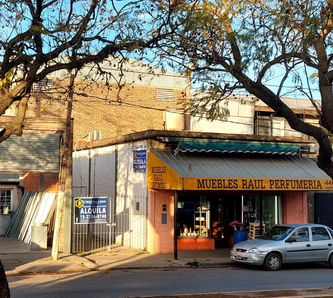 GALPON 150 M2  +  fondo libre 150 M2. C/ ENTRADA DE CAMION