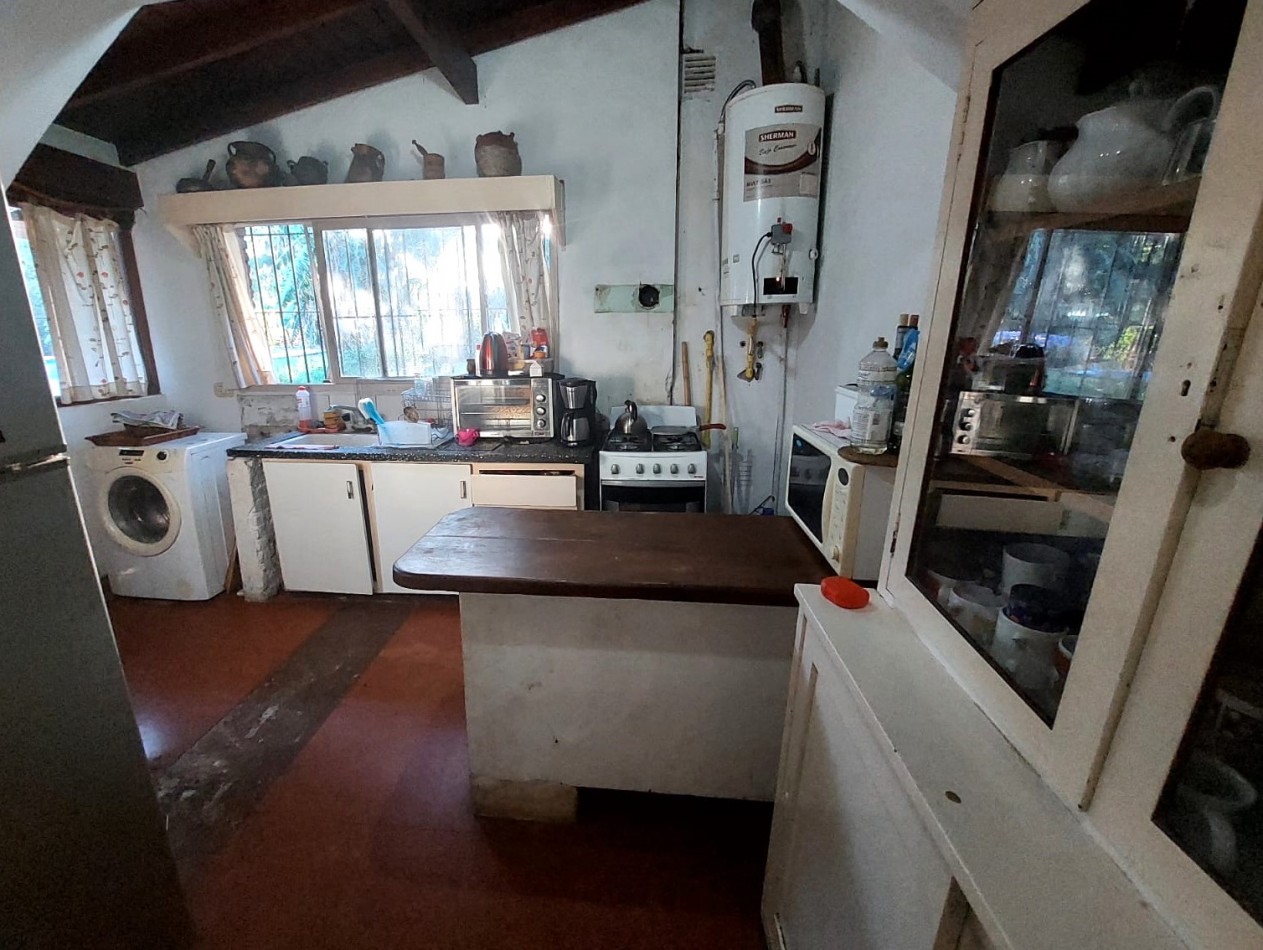 CASA 3 AMB. C/ GRAN PISCINA Y PARQUE DE 2200 M2.