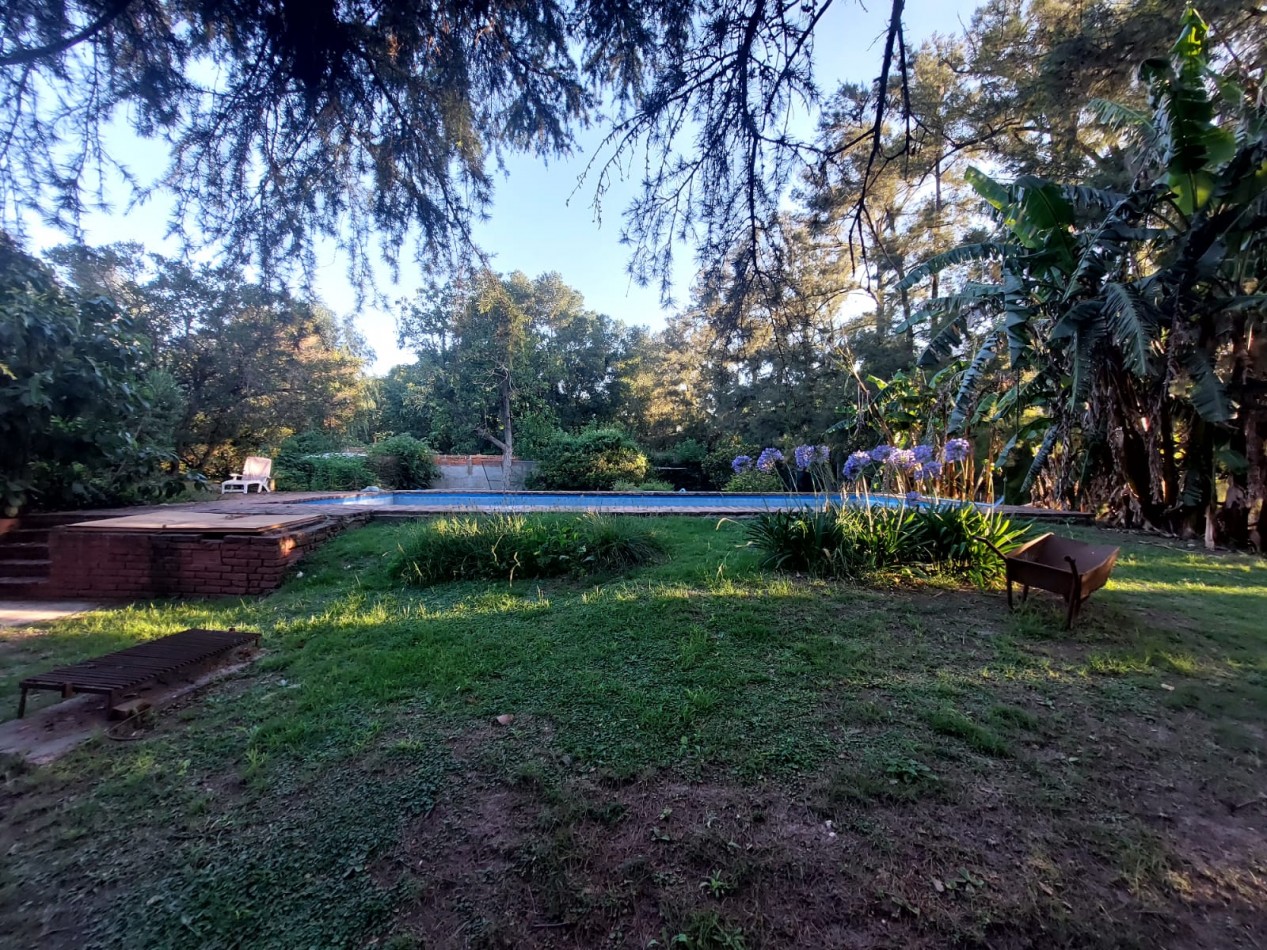 CASA 3 AMB. C/ GRAN PISCINA Y PARQUE DE 2200 M2.