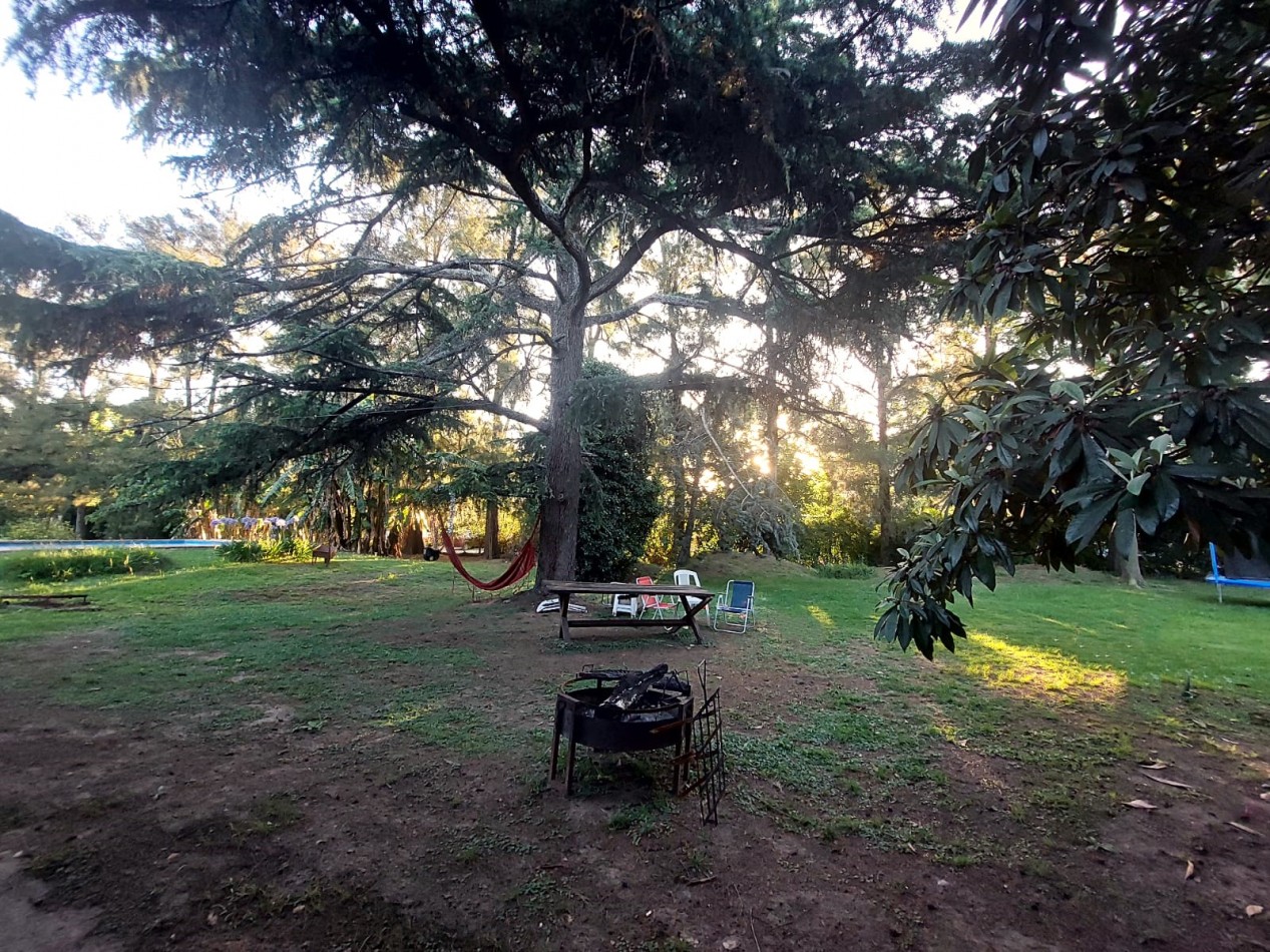 CASA 3 AMB. C/ GRAN PISCINA Y PARQUE DE 2200 M2.