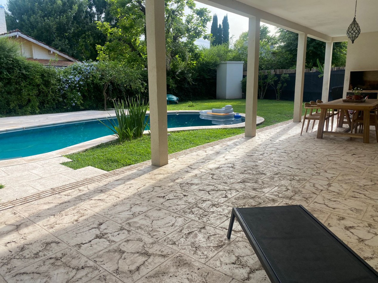 CASA DE VERANEO 4 AMB. C/ PISCINA (COUNTRY C.U.B.A) A ESTRENAR