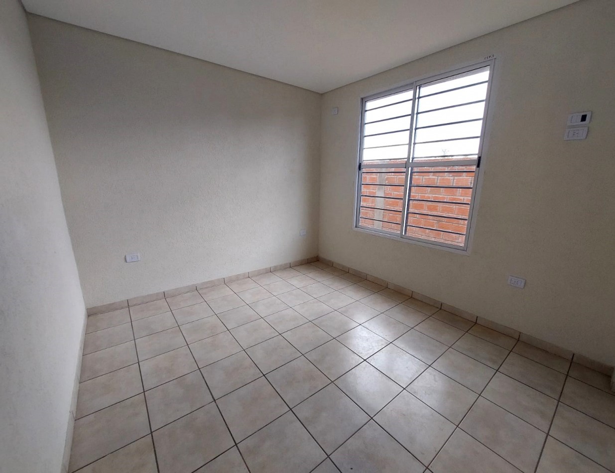 DEPARTAMENTO 3 AMB. CONTRA FRENTE  C/ ENTRADA DE AUTO