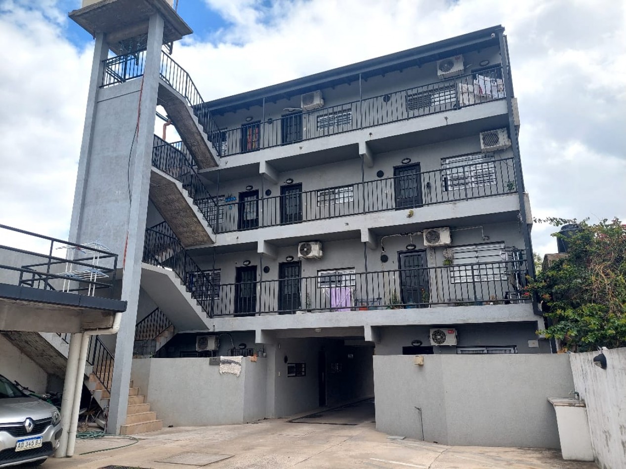 DEPARTAMENTO 3 AMB. C/ COCHERA Y PATIO