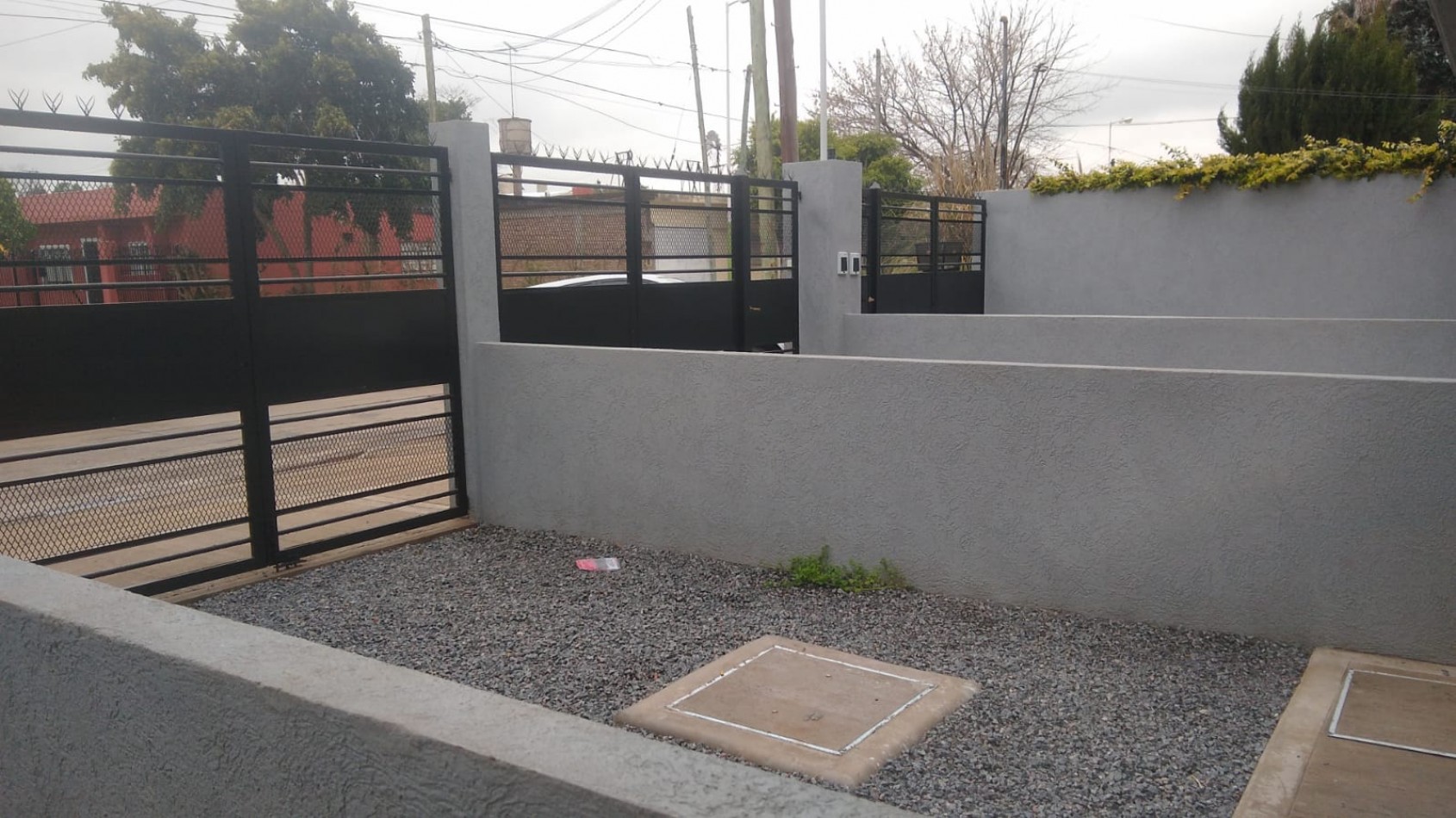 DUPLEX DE 3 AMB. C/ ENTRADA DE AUTO Y PATIO