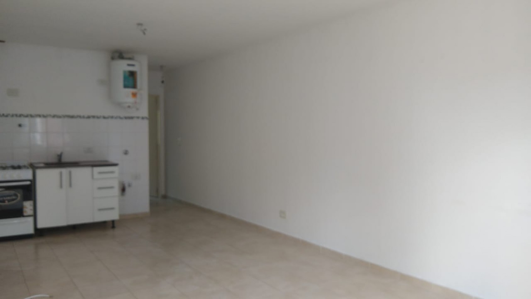 DEPARTAMENTO 2 AMB. C/ COCHERA  (COMPLEJO CERRADO)