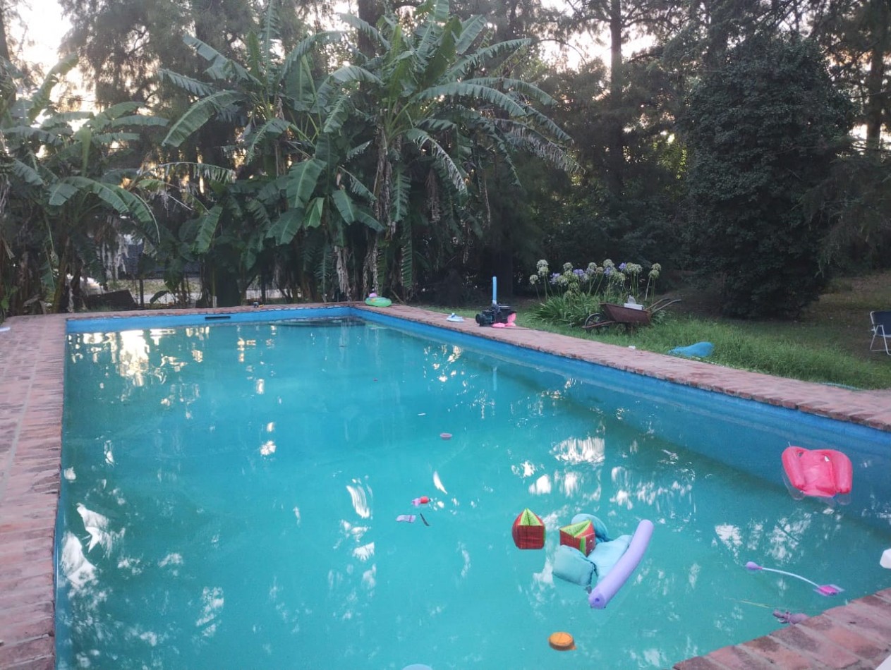 CASA 3 AMB. C/ GRAN PISCINA Y PARQUE DE 2200 M2.