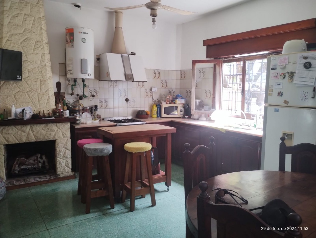 CHALET 4 AMB. 2 PLANTAS C/ GARAGE- PISCINA Y PARQUE