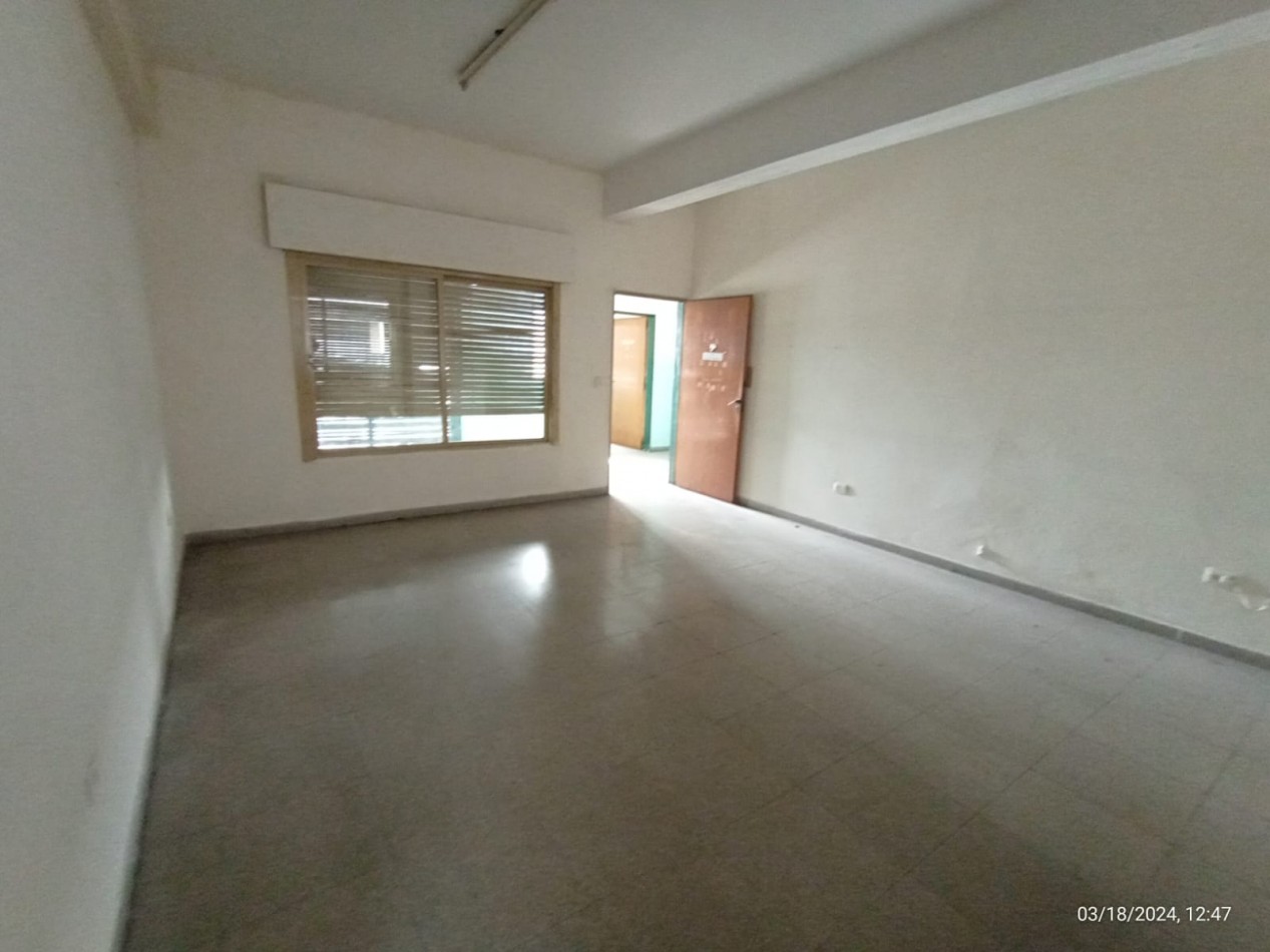 IMPORTANTE SEMIPISO 350 M2. AV. PTE. PERON   FTE. A LA PLAZA SAN MIGUEL
