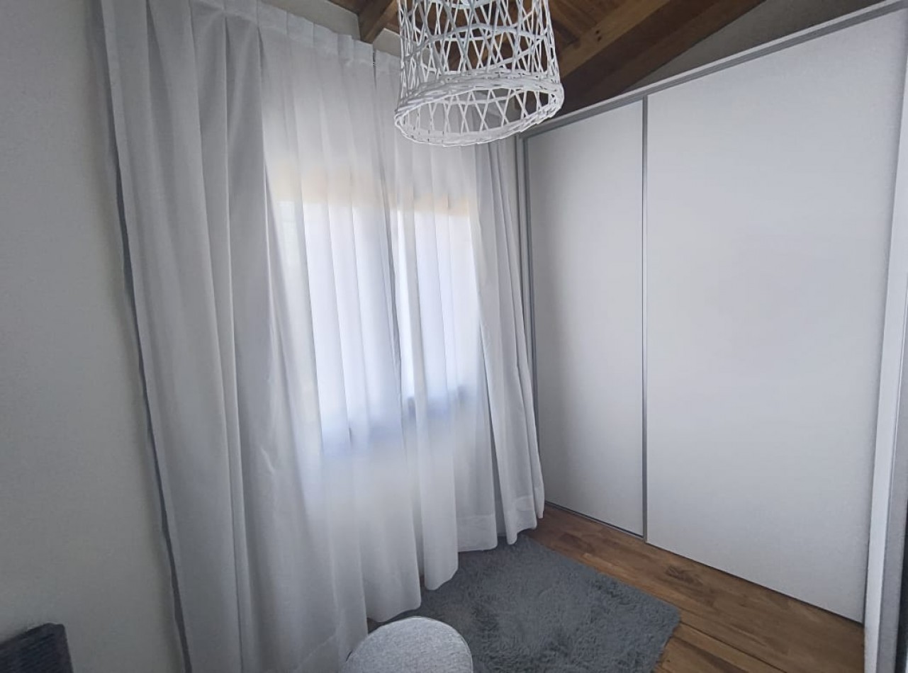 CASA 4 AMB. 2 PLANTAS C/ GARAGE Y PARQUE