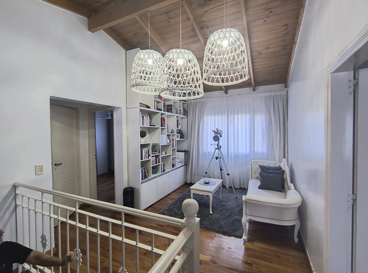 CASA 4 AMB. 2 PLANTAS C/ GARAGE Y PARQUE