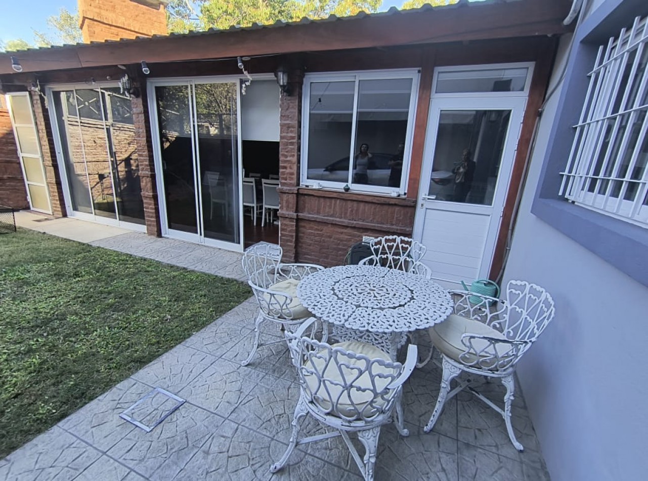 CASA 4 AMB. 2 PLANTAS C/ GARAGE Y PARQUE