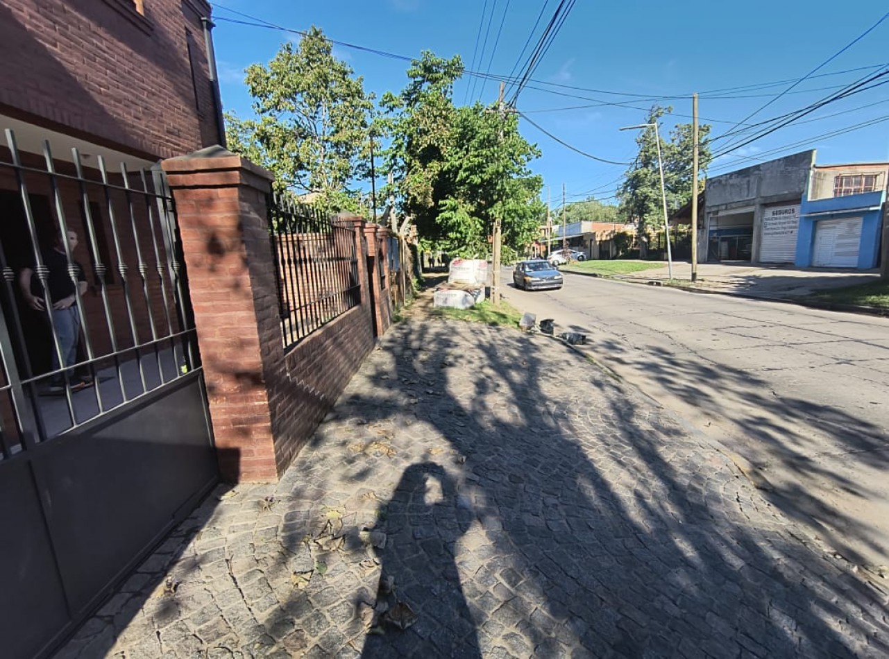 CASA 4 AMB. 2 PLANTAS C/ GARAGE Y PARQUE