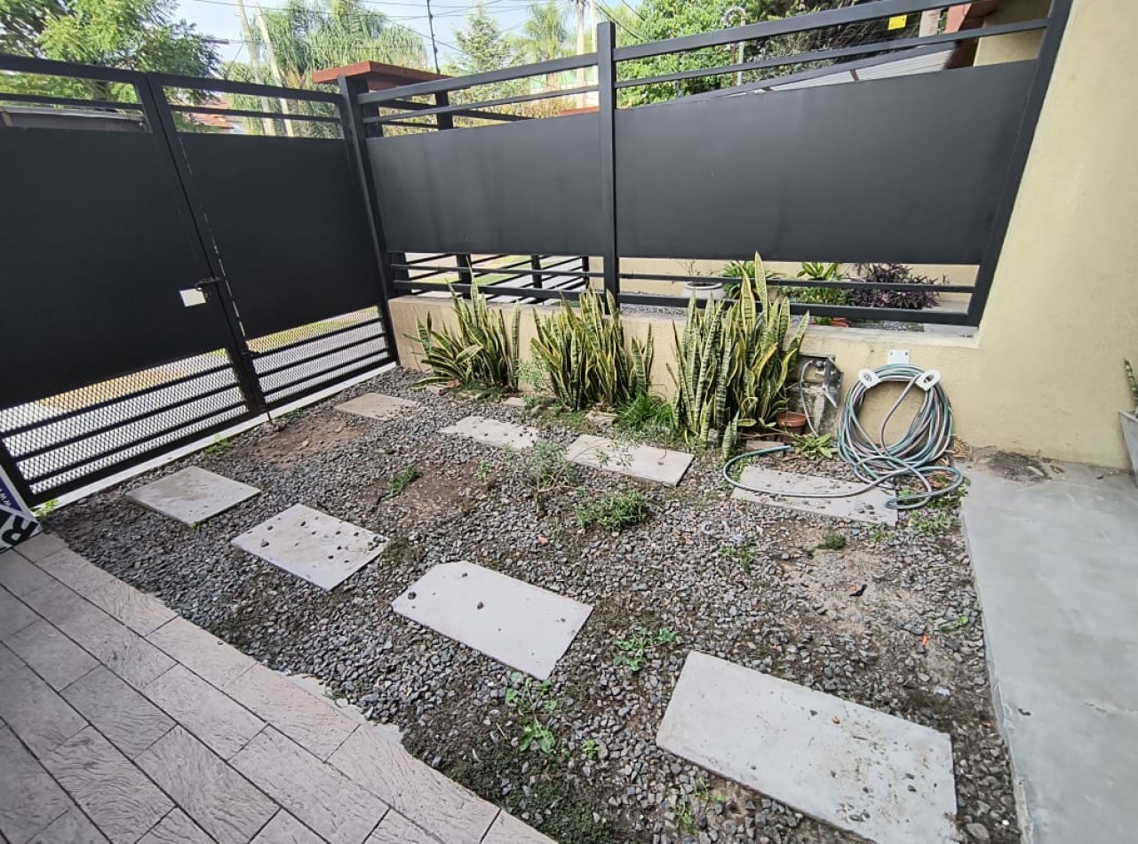 DUPLEX DE 3 AMB. PATIO/BALCON/COCHERA/QUINCHO Y PISCINA