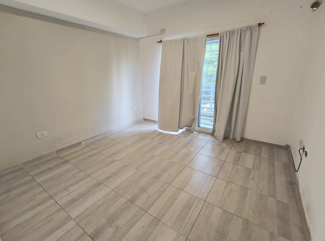 DUPLEX DE 3 AMB. PATIO/BALCON/COCHERA/QUINCHO Y PISCINA