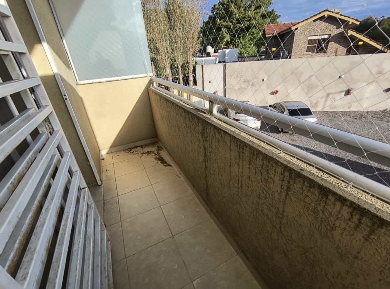 DUPLEX DE 3 AMB. PATIO/BALCON/COCHERA/QUINCHO Y PISCINA
