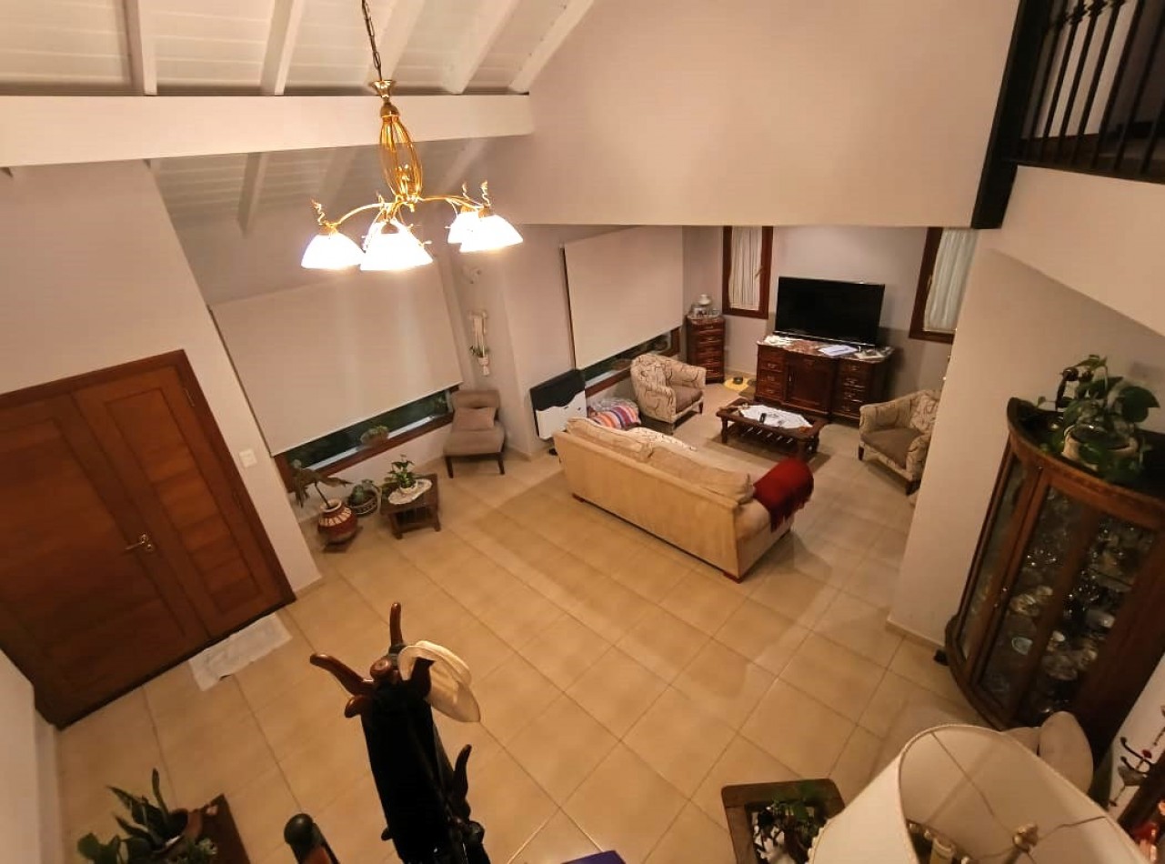 CASA 4 AMB. C/PISCINA Y PARQUE (COUNTRY CLUB ARANJUEZ) ESCOBAR