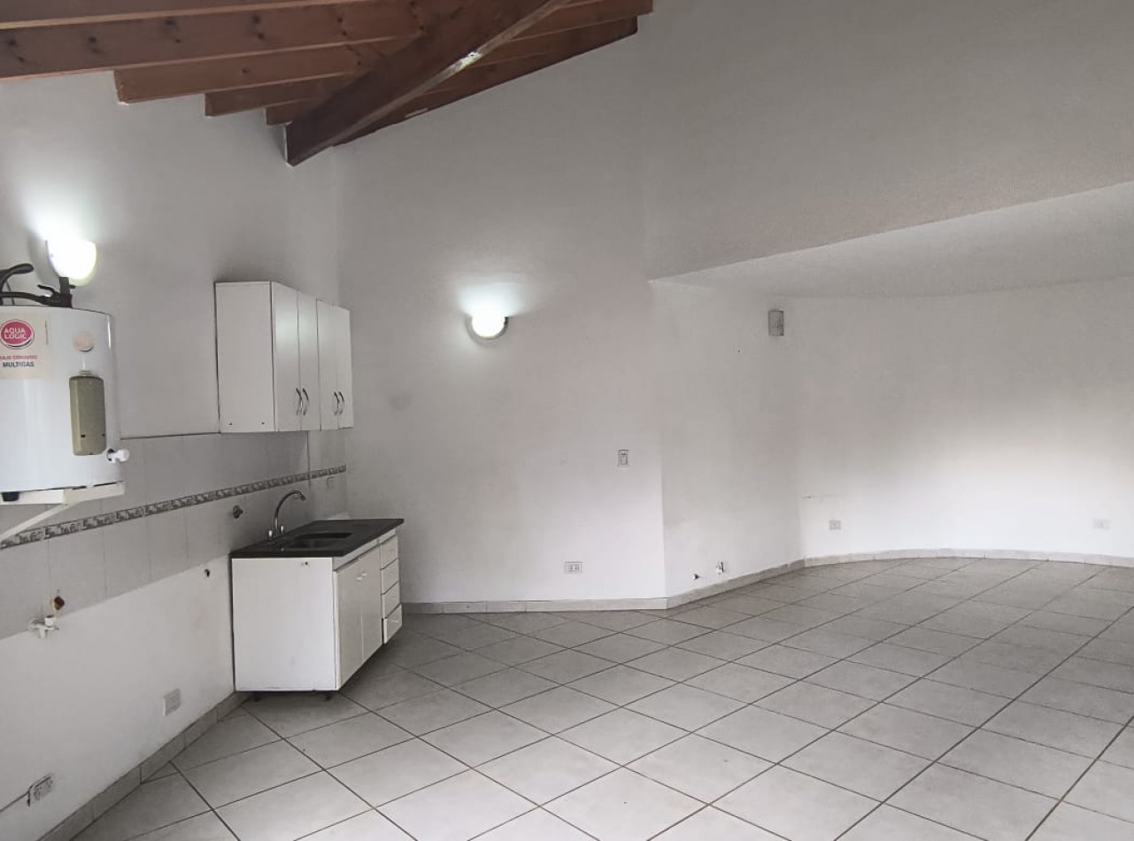 DEPARTAMENTO 3 AMB. AMPLIOS  C/BALCON Y COCHERA (COMPLEJO CERRADO)