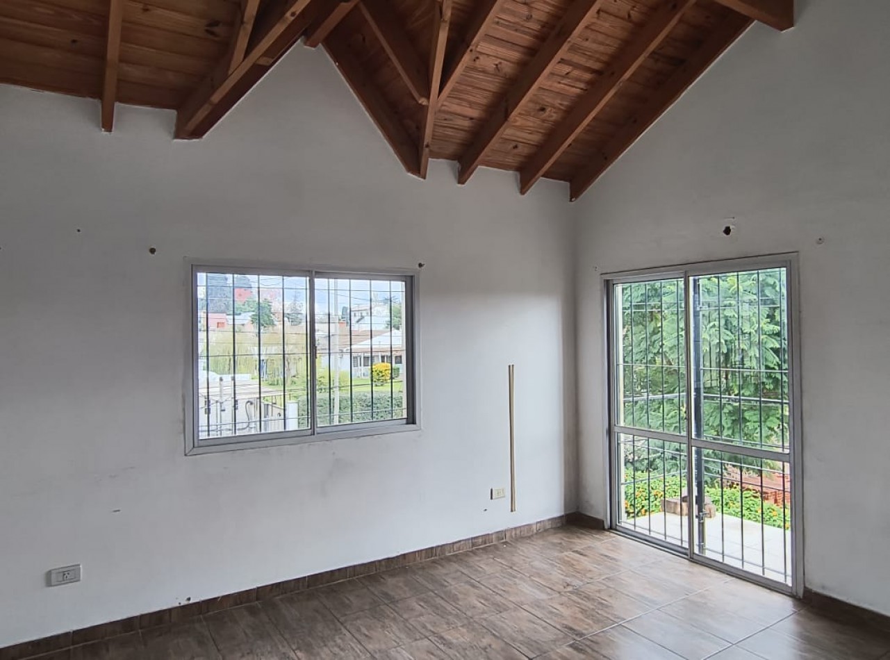 DEPARTAMENTO 3 AMB. AMPLIOS  C/BALCON Y COCHERA (COMPLEJO CERRADO)