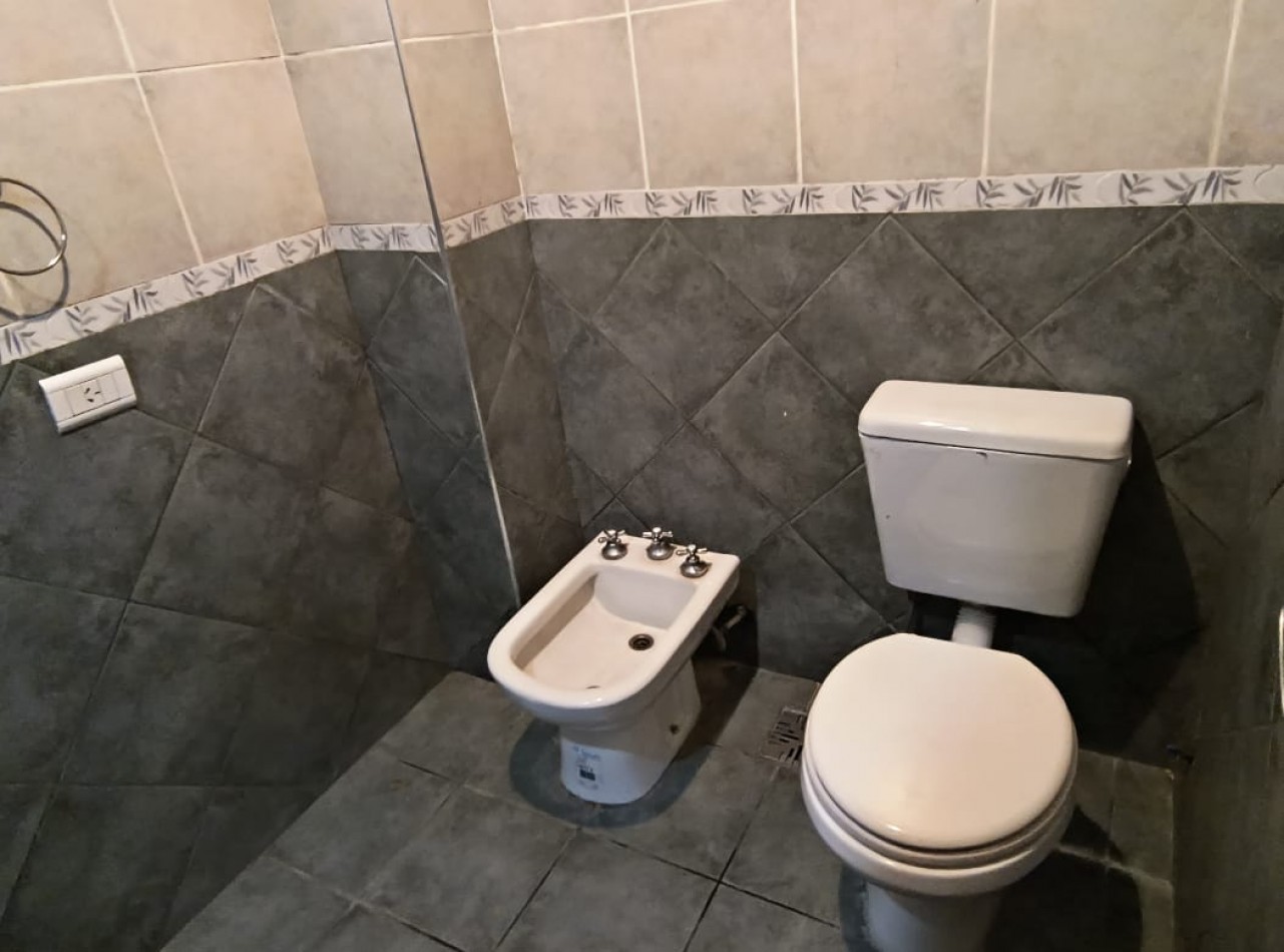 DEPARTAMENTO 3 AMB. AMPLIOS  C/BALCON Y COCHERA (COMPLEJO CERRADO)