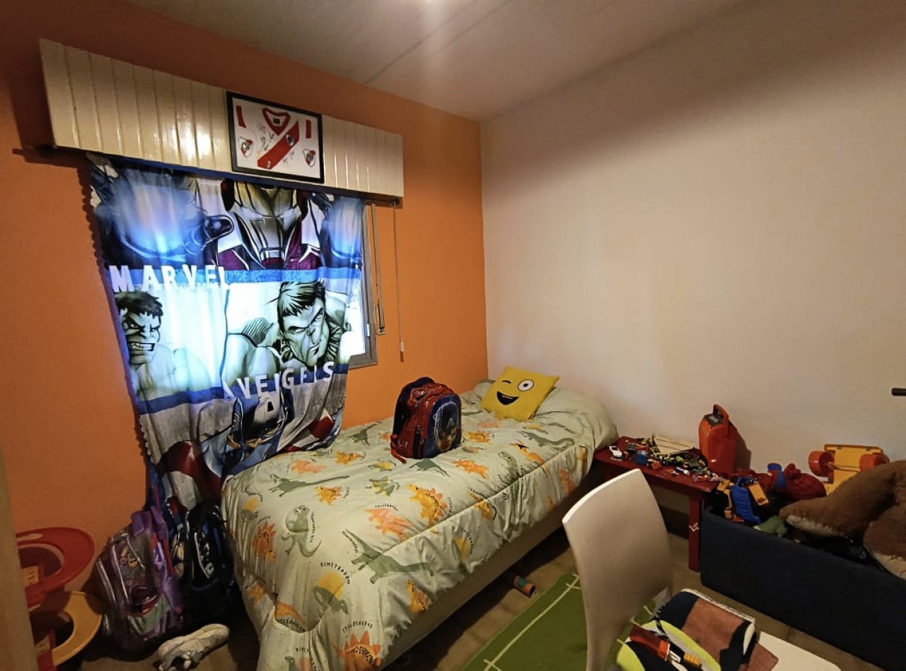 CASA AMERICANA 4 AMB. C/ GARAGE P/ DOS AUTOS