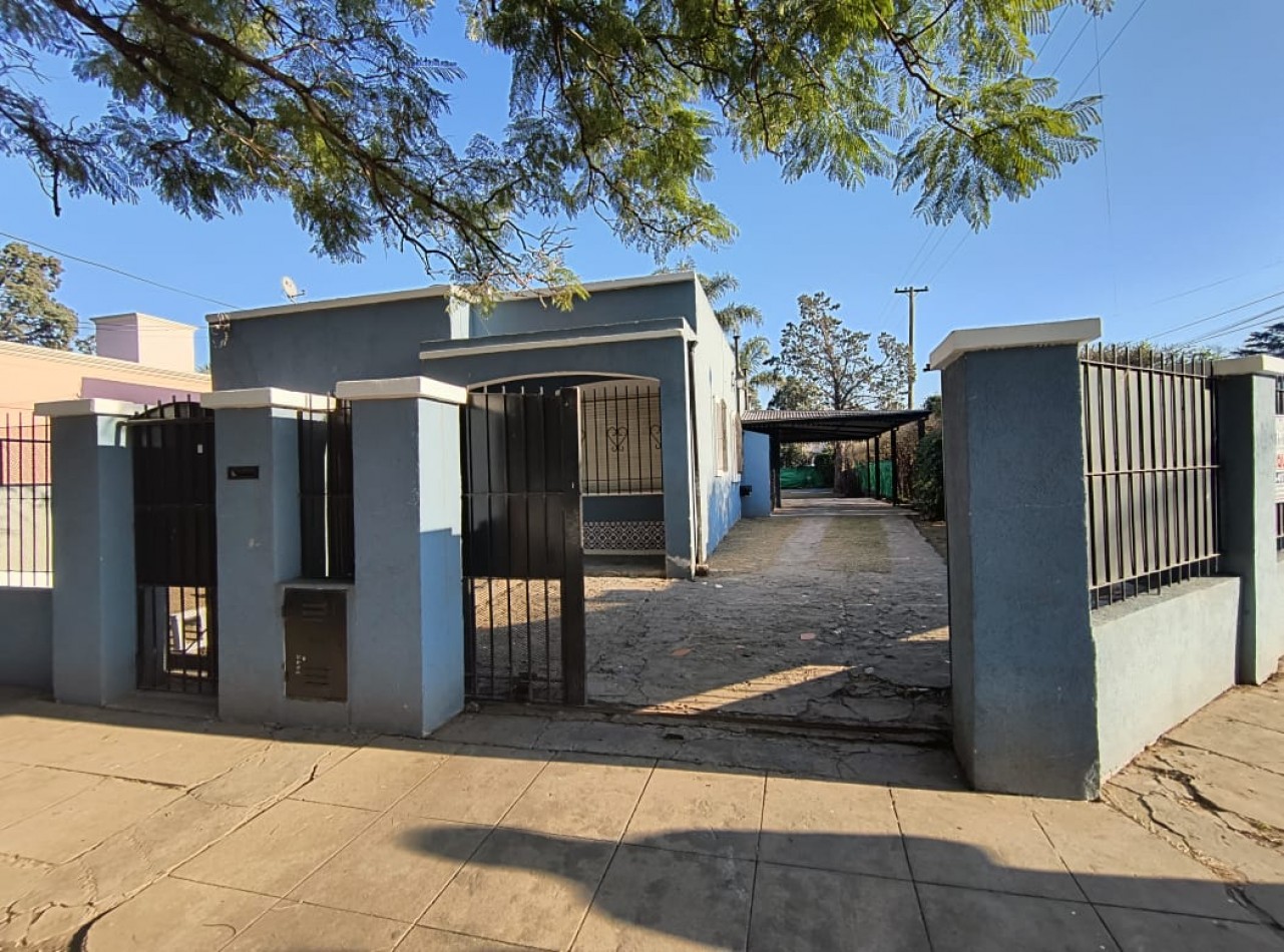 CASA 4 AMB. C/ COCHERA PARQUE Y PILETA