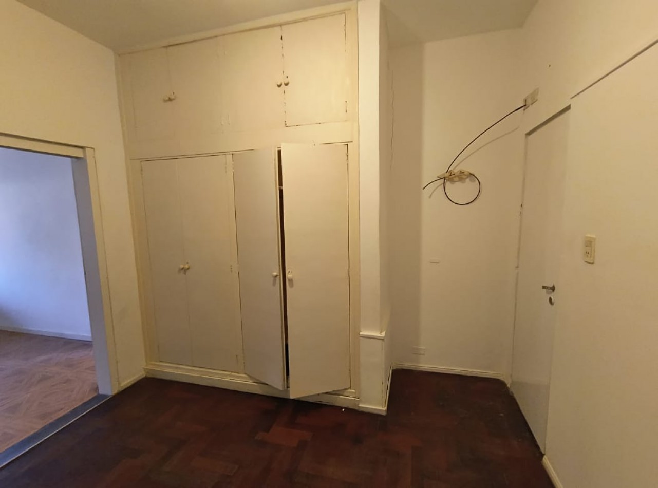 CASA 4 AMB. C/ COCHERA PARQUE Y PILETA