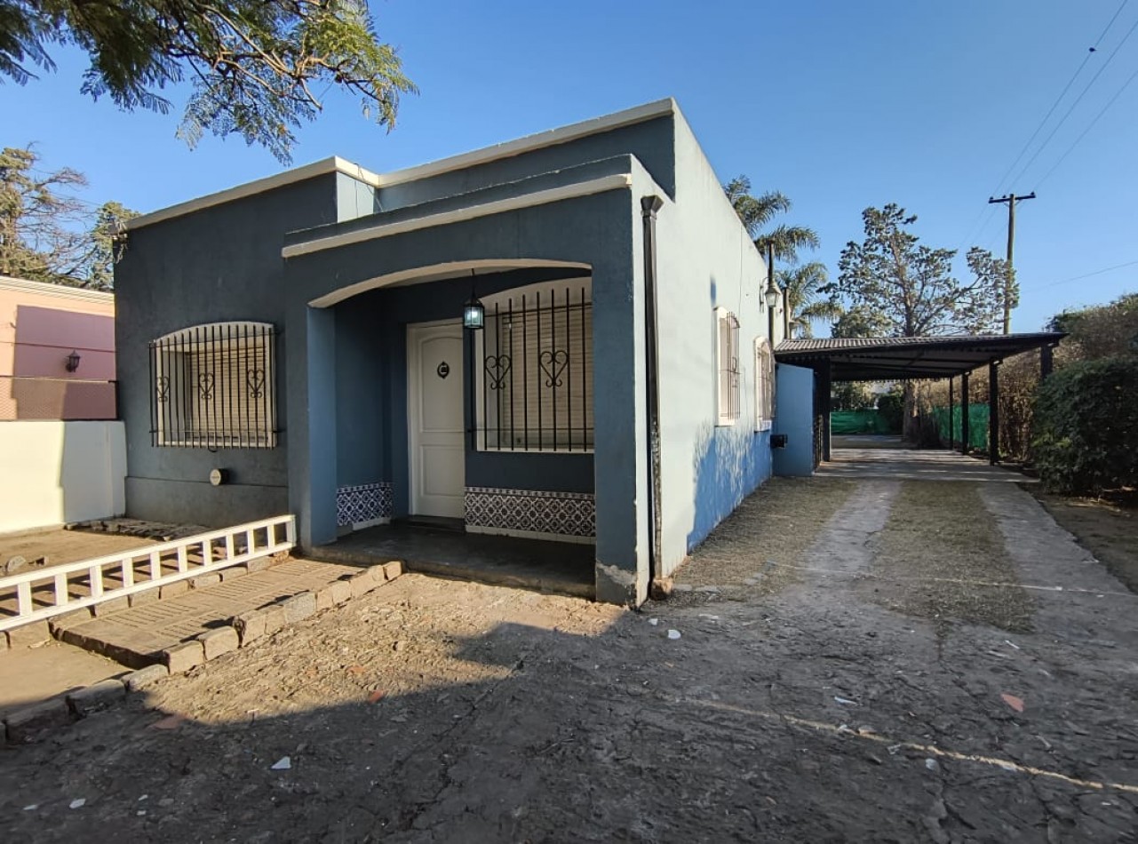 CASA 4 AMB. C/ COCHERA PARQUE Y PILETA