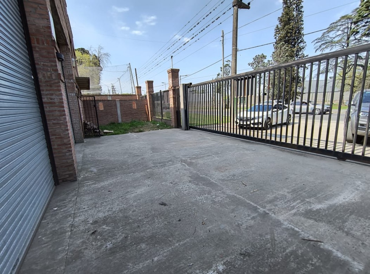 GALPON DE 500 M2. 80 M2. DE ESTACIONAMIENTO (S/RUTA 8) KM 37.5