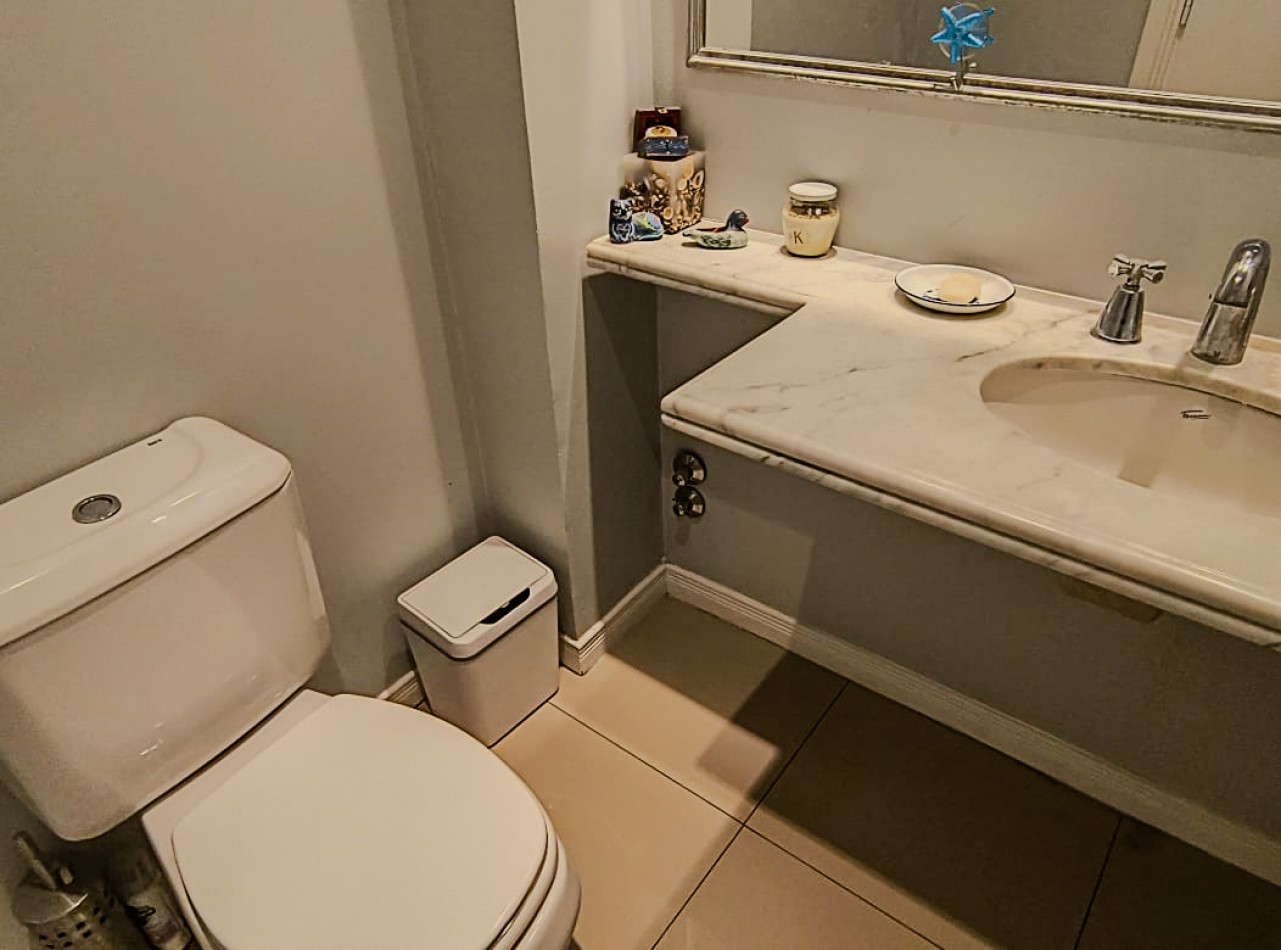 CHALET 4 AMB. 2 PLANTAS C/ PARQUE, PISCINA Y GARAGE P/2 AUTOS