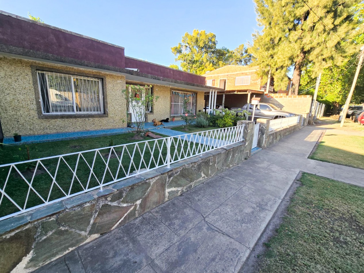 CASA 4 AMB. C/ LOCAL (SALIDA A 2 CALLES)