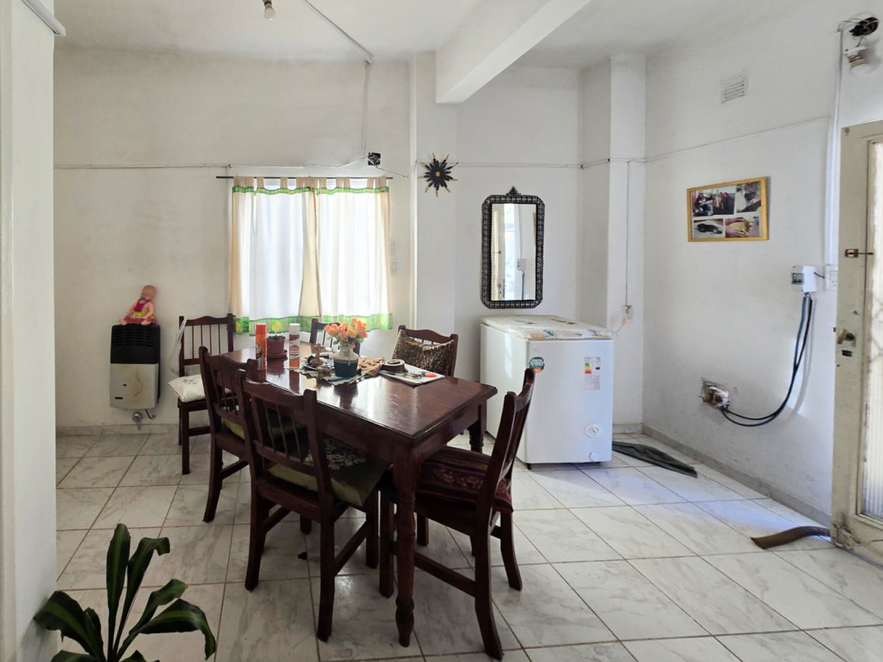 CASA 4 AMB. C/ LOCAL (SALIDA A 2 CALLES)