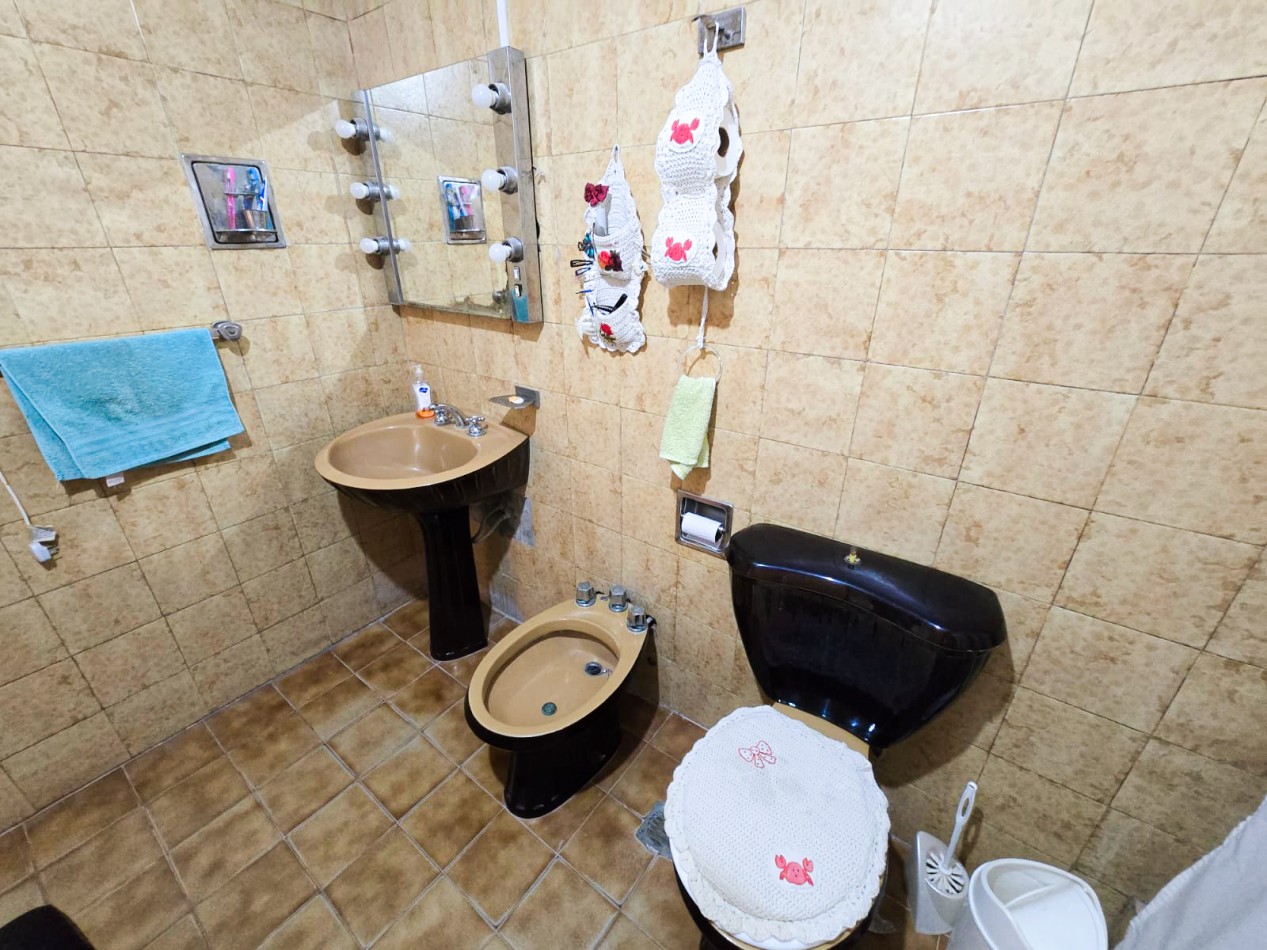 CASA 4 AMB. C/ LOCAL (SALIDA A 2 CALLES)