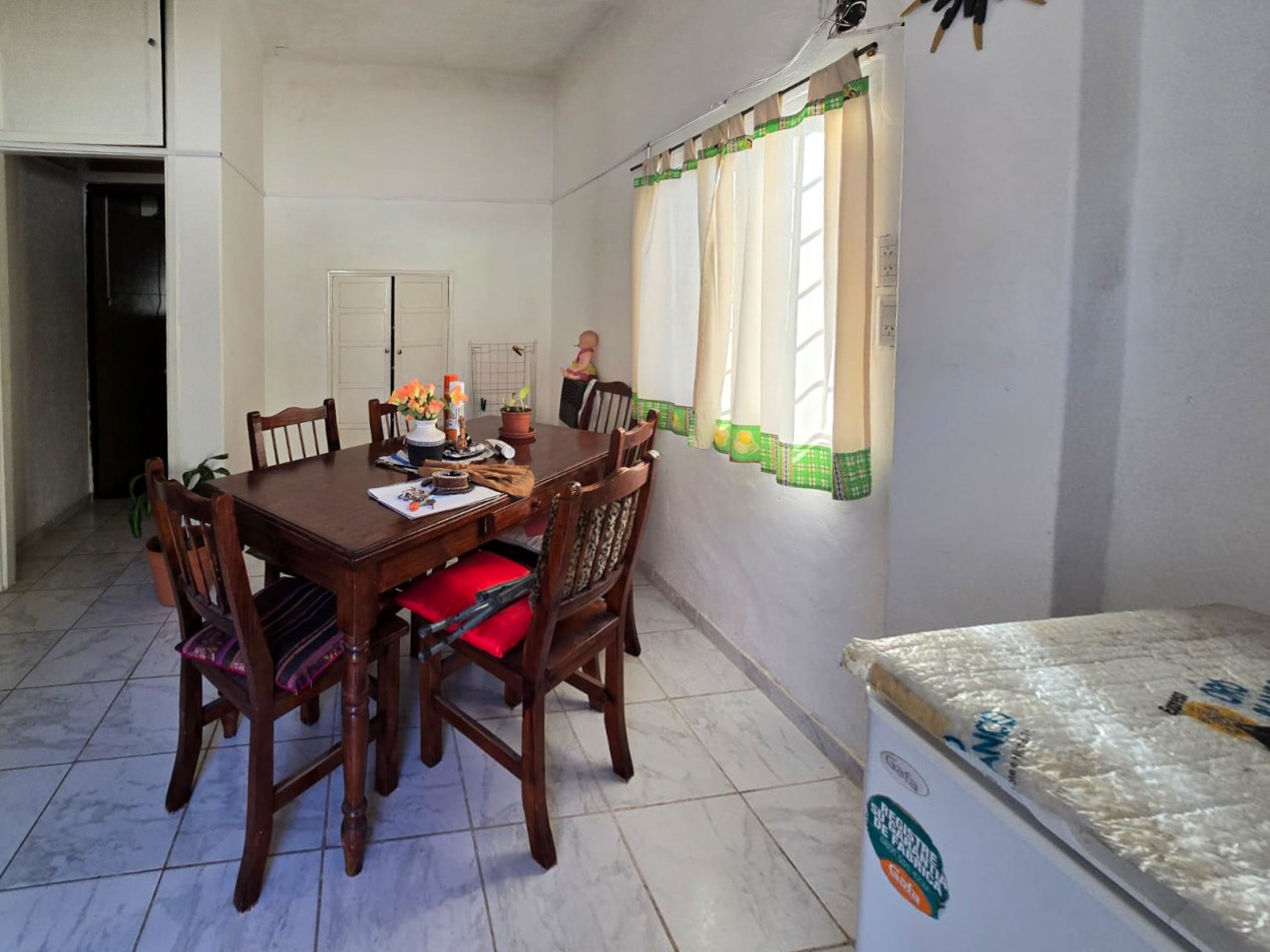 CASA 4 AMB. C/ LOCAL (SALIDA A 2 CALLES)