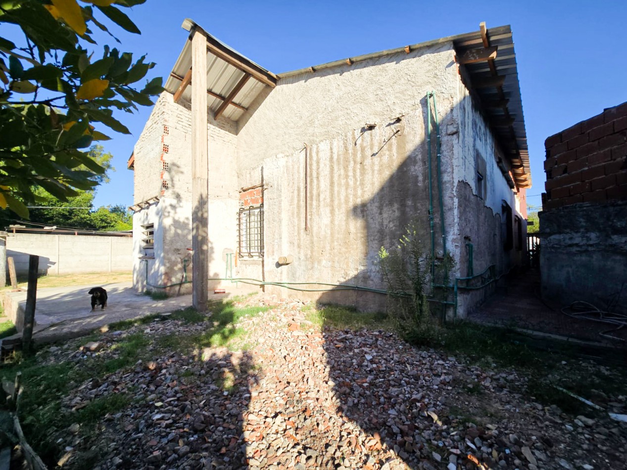 CASA 4 AMB. C/ LOCAL (SALIDA A 2 CALLES)