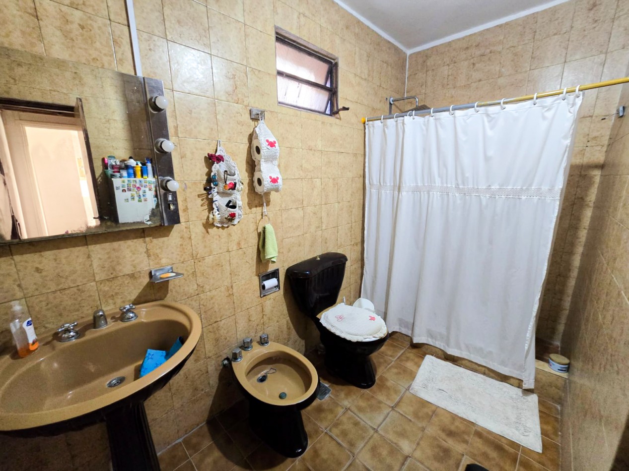 CASA 4 AMB. C/ LOCAL (SALIDA A 2 CALLES)