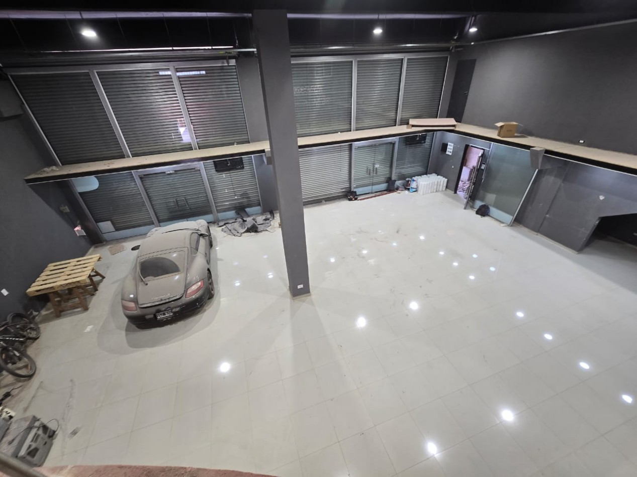 LOCAL 380 M2. C/ ENTREPISO / 2 GALPONES / ENTRADA DE CAMIONES/ LOTE 700 M2. 