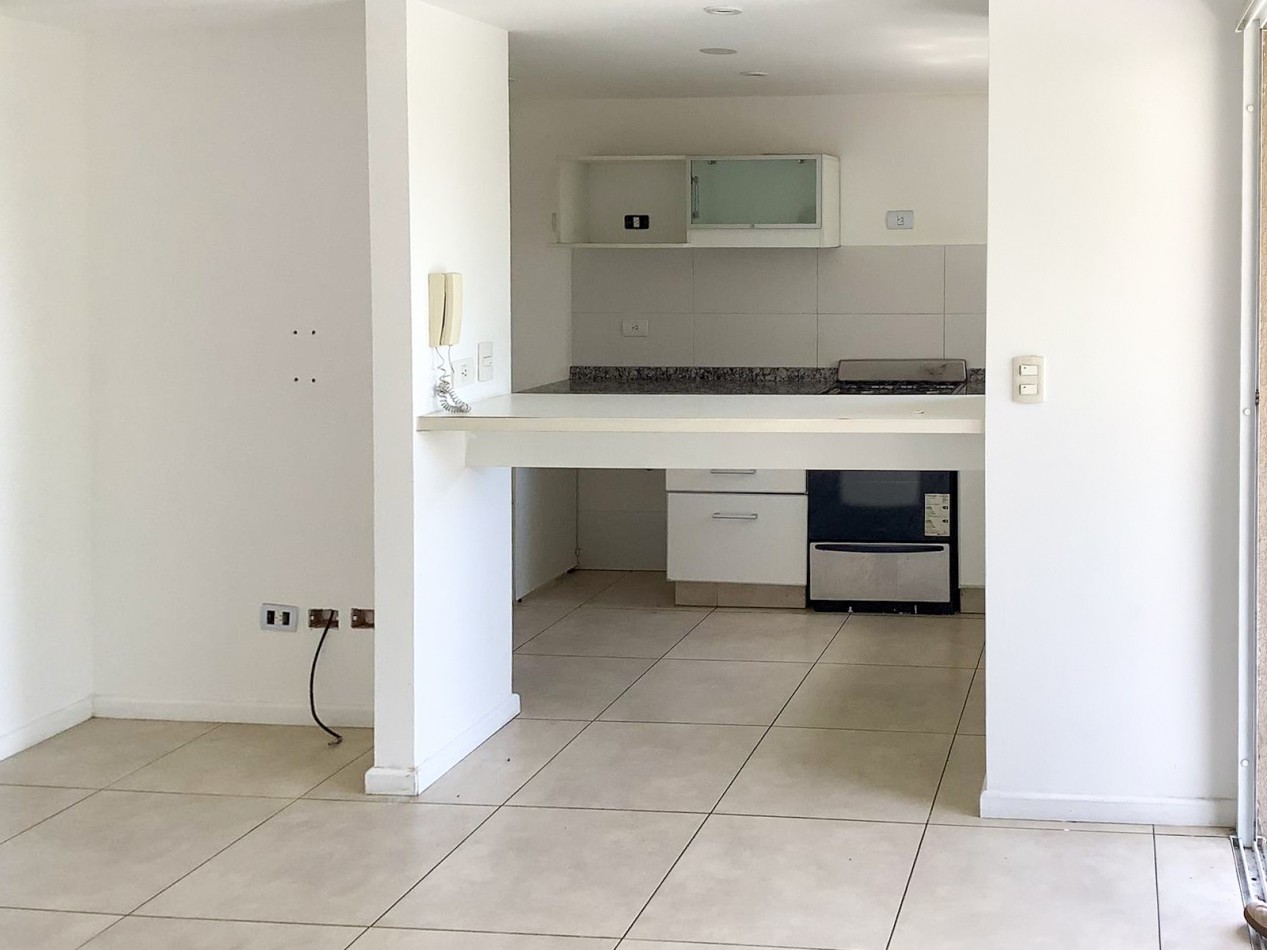 DEPARTAMENTO 2 AMBIENTES C/ COCHERA Y PARRILLA