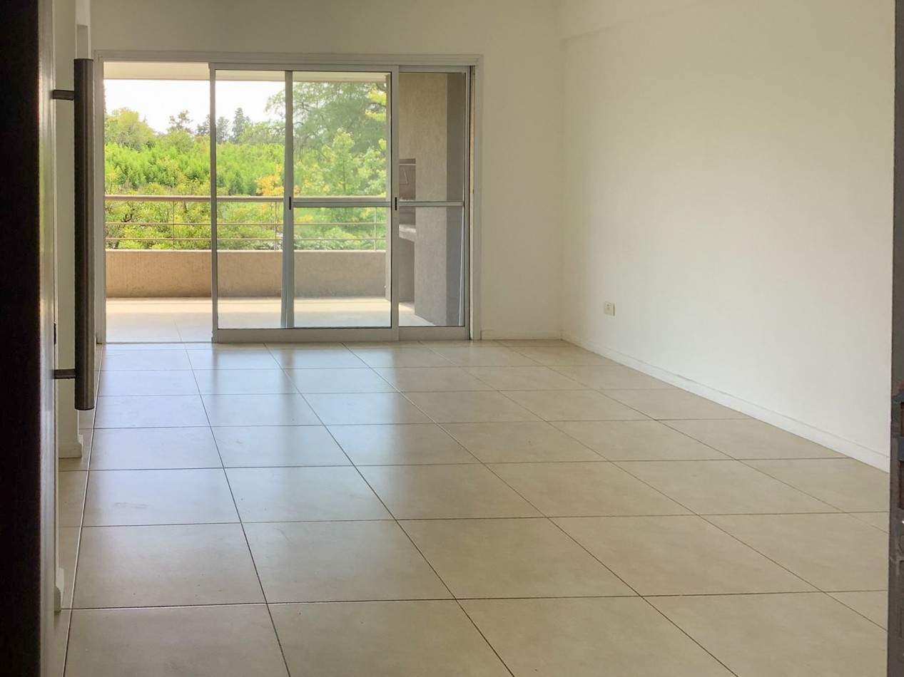 DEPARTAMENTO 2 AMBIENTES C/ COCHERA Y PARRILLA