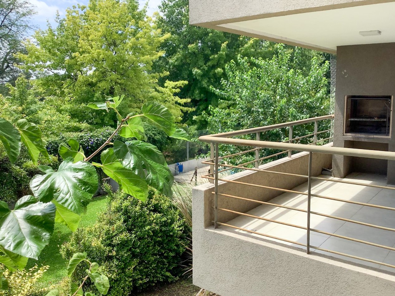 DEPARTAMENTO 2 AMBIENTES C/ COCHERA Y PARRILLA