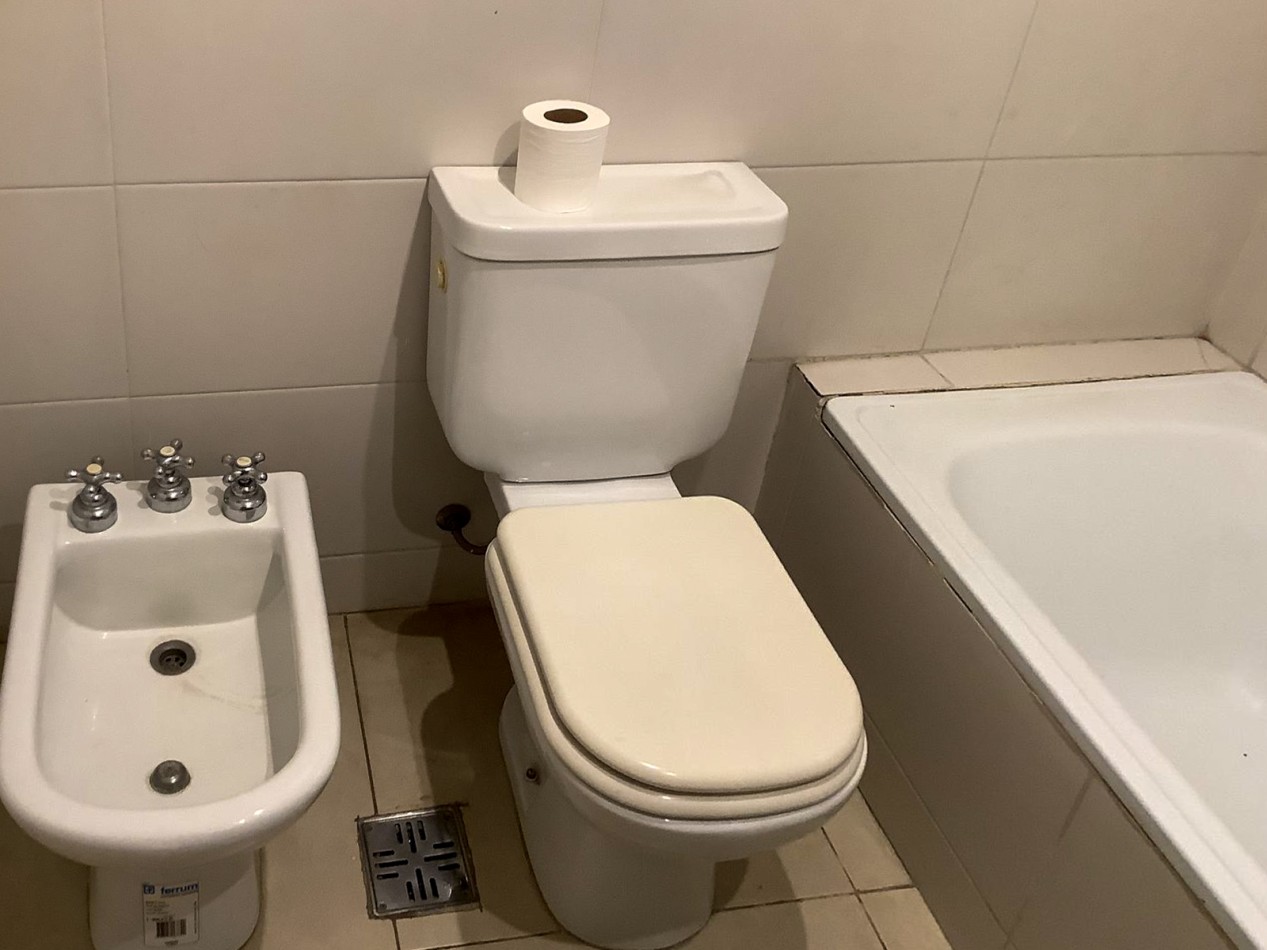 DEPARTAMENTO 2 AMBIENTES C/ COCHERA Y PARRILLA