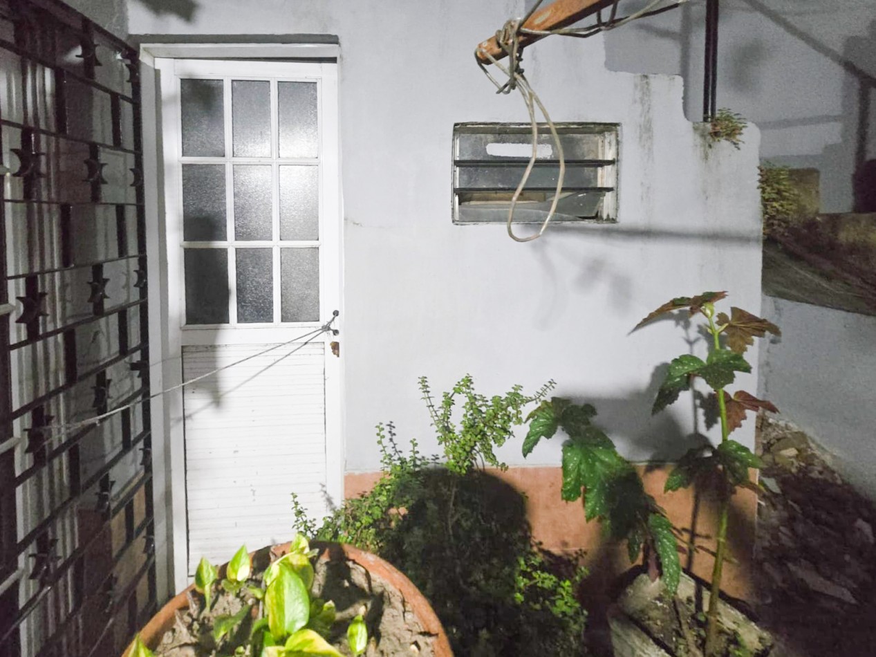 CASA 3 AMB CON DPTO 2 AMB. C/ COCHERA PARA 2 VEHICULOS