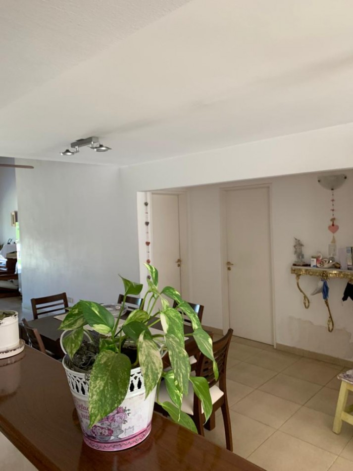 CASA 4 AMB. C/PISCINA Y PARQUE (COUNTRY CLUB ARANJUEZ) ESCOBAR