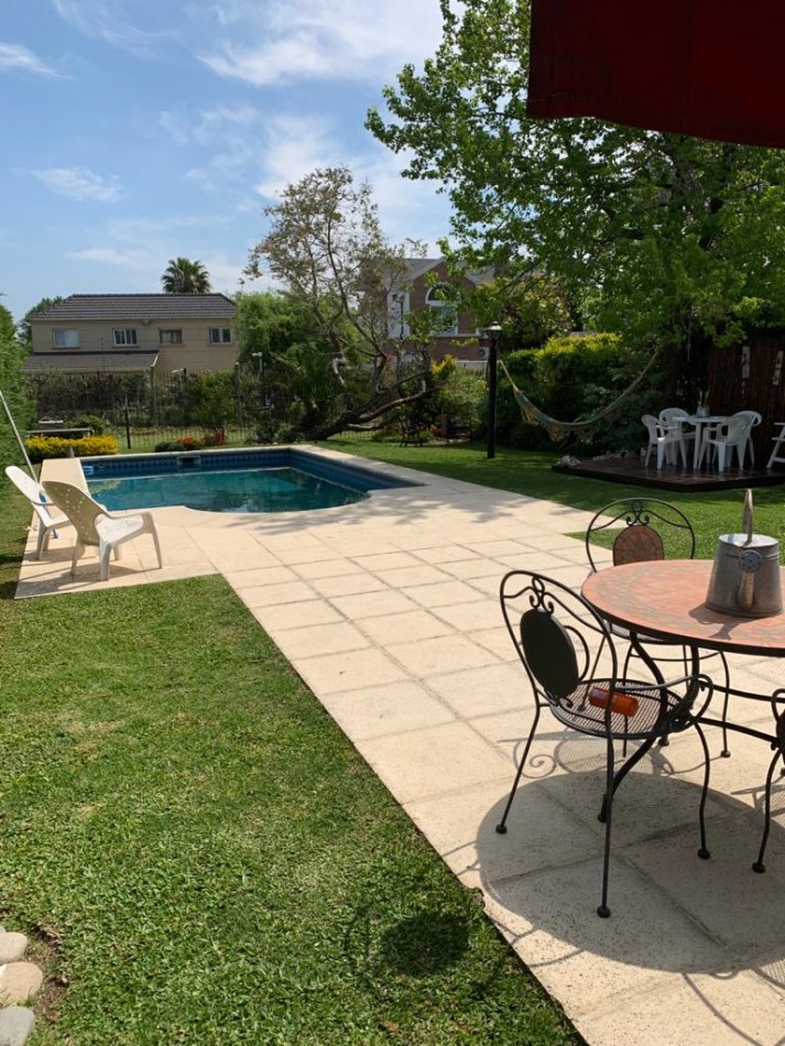 CASA 4 AMB. C/PISCINA Y PARQUE (COUNTRY CLUB ARANJUEZ) ESCOBAR