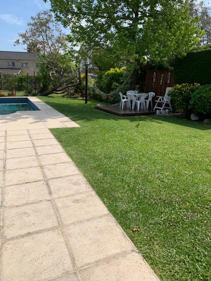 CASA 4 AMB. C/PISCINA Y PARQUE (COUNTRY CLUB ARANJUEZ) ESCOBAR