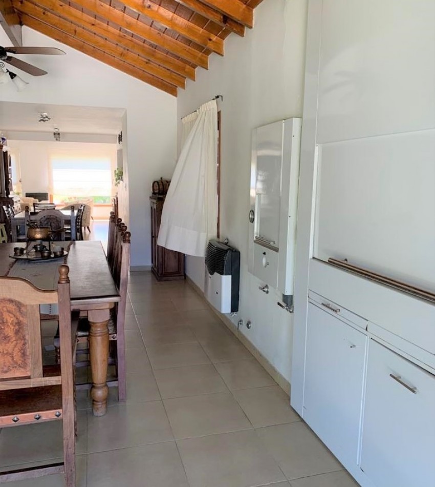 CASA 4 AMB. C/PISCINA Y PARQUE (COUNTRY CLUB ARANJUEZ) ESCOBAR