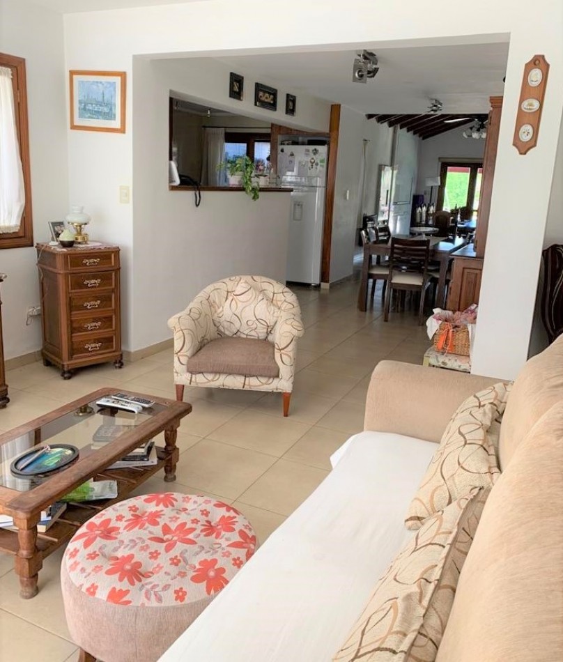 CASA 4 AMB. C/PISCINA Y PARQUE (COUNTRY CLUB ARANJUEZ) ESCOBAR