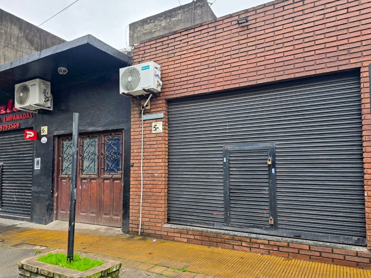 CASA 3 AMB CON GARAGE Y DOS LOCALES 