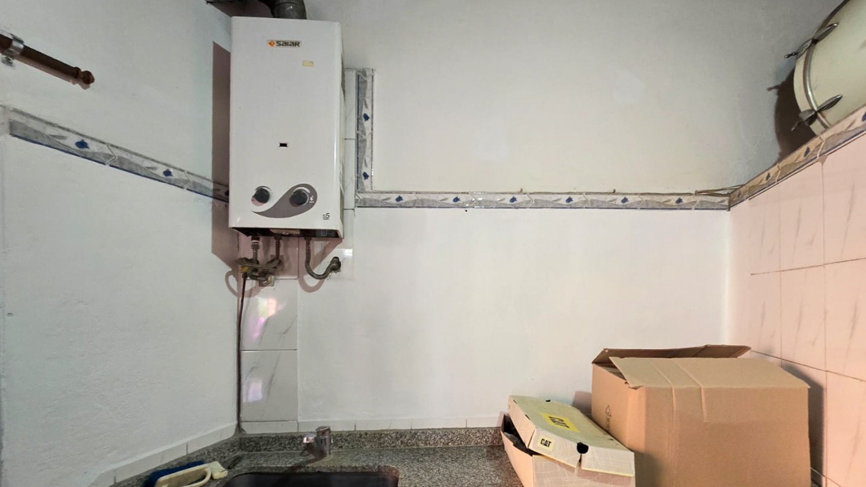 CASA 3 AMB CON DPTO DE 3 AMB Y COCHERA 