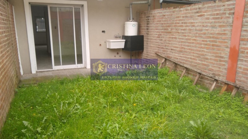 DUPLEX 3 AMB. C/ JARDIN Y COCHERA